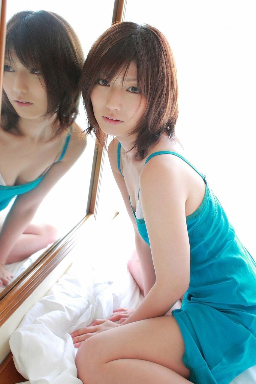 【Dカップ】元グラビアアイドル・京本有加(30)の下着画像まとめ
