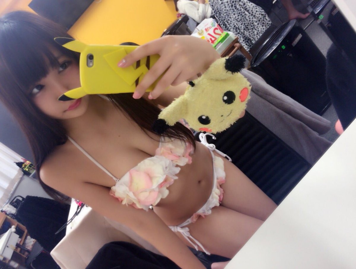 【巨乳】グラビアアイドル・水沢柚乃(19)の自撮り水着画像 Part６