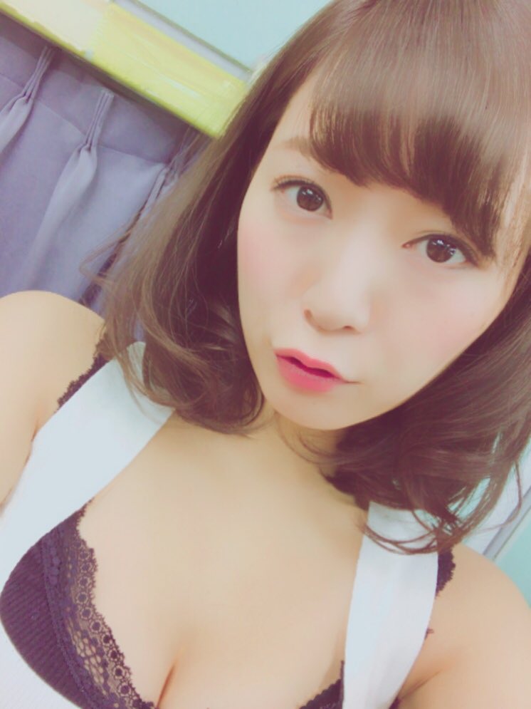 【Dカップ】女優・階戸瑠李(28)の自撮り&オフショット水着画像 Part４