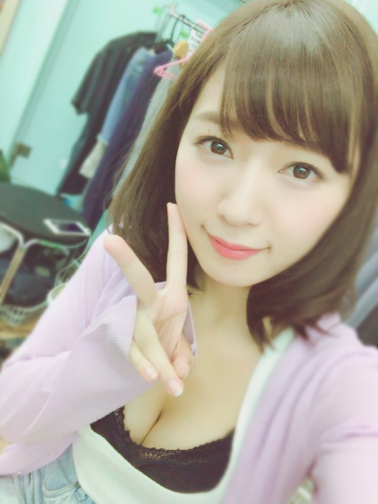 【Dカップ】女優・階戸瑠李(28)の自撮り&オフショット水着画像 Part４