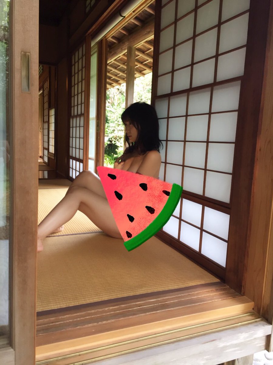 【Dカップ】女優・階戸瑠李(28)の自撮り&オフショット水着画像 Part４