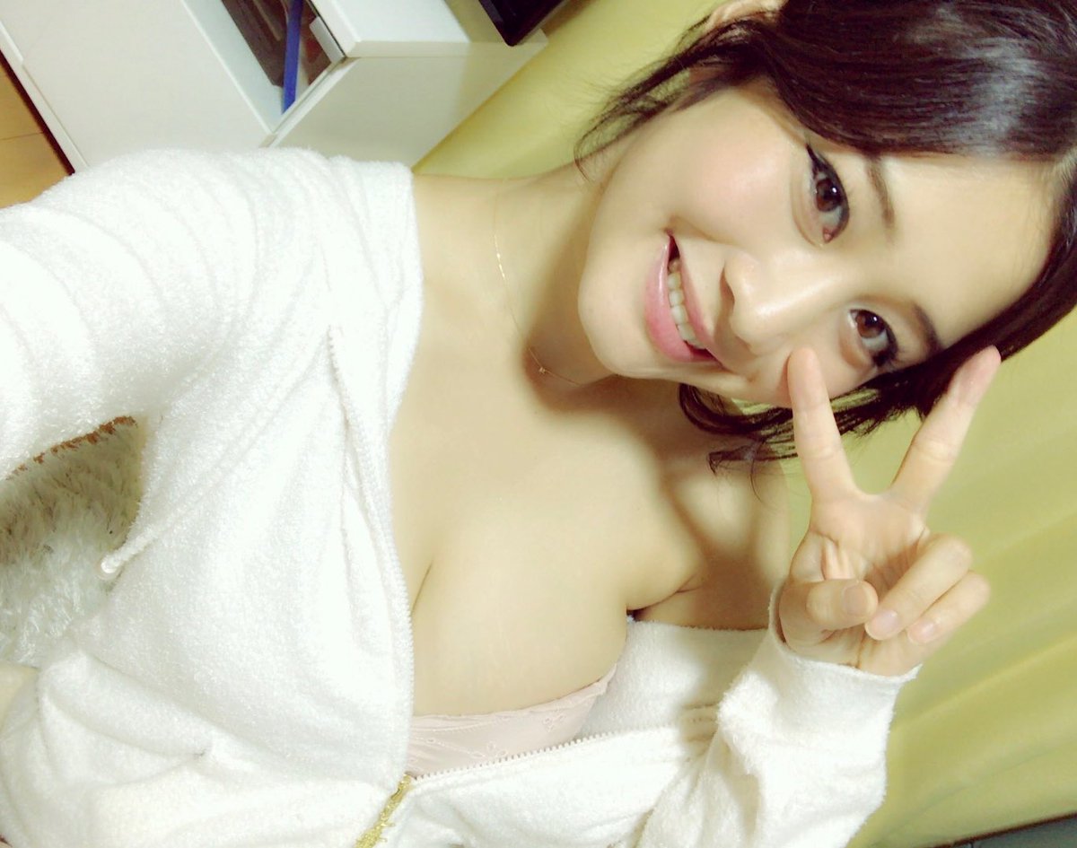 【Hカップ】グラビアアイドル・橘花凛(27)の自撮り&オフショット水着画像 Part３