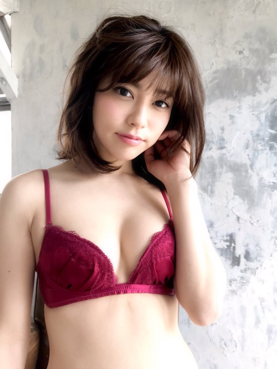【Fカップ】モデル・大澤玲美(24)の自撮り&オフショット水着画像 Part１