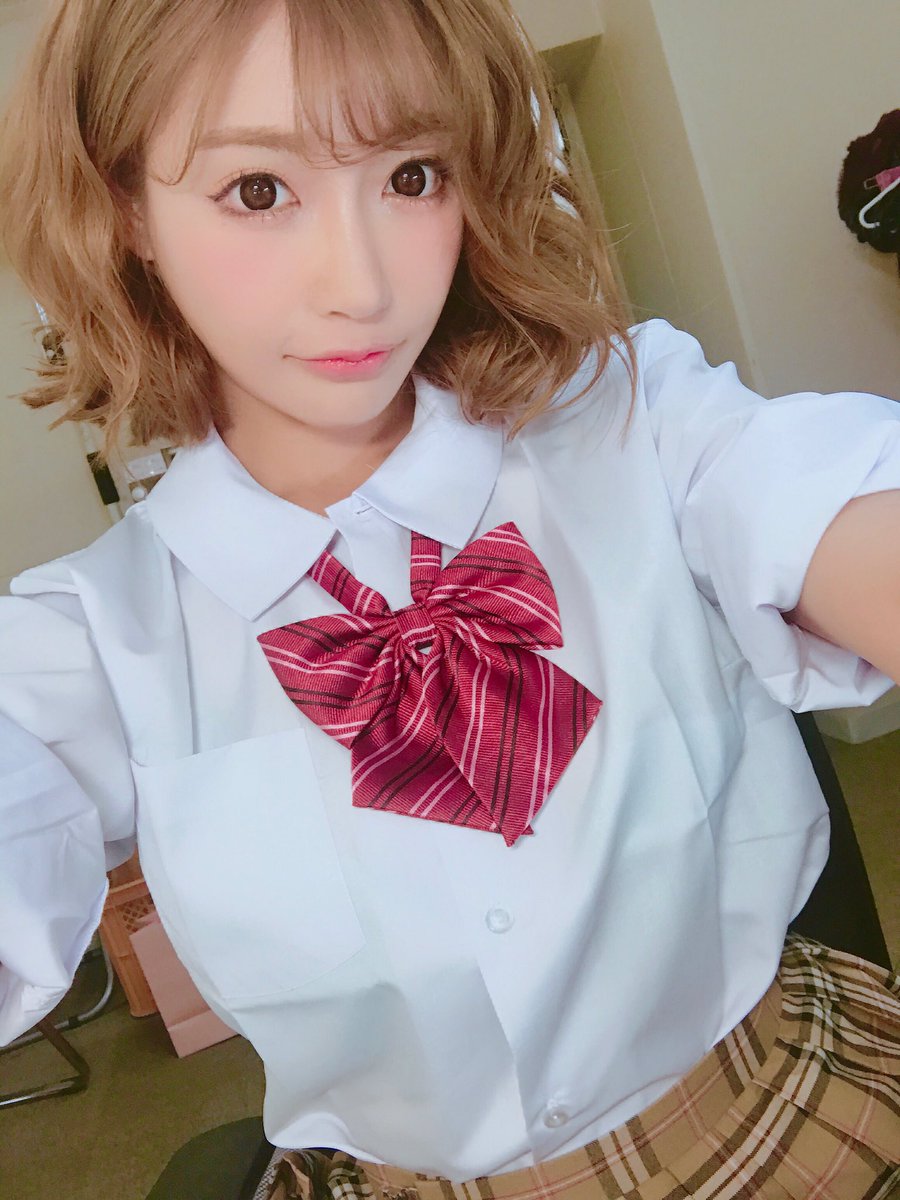 【Hカップ】AV女優・明日花キララ(29)の自撮り&オフショット水着画像 Part５