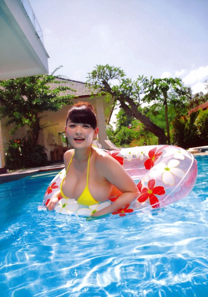 【迫力Iカップボディ】グラビアアイドル・柳瀬早紀(29)の手ぶらヌード画像まとめ