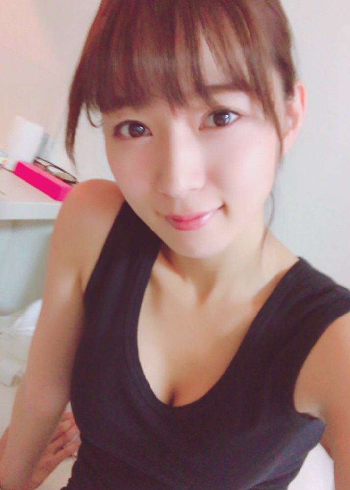 【Dカップ】女優・階戸瑠李(29)の自撮り&オフショット水着画像 Part５