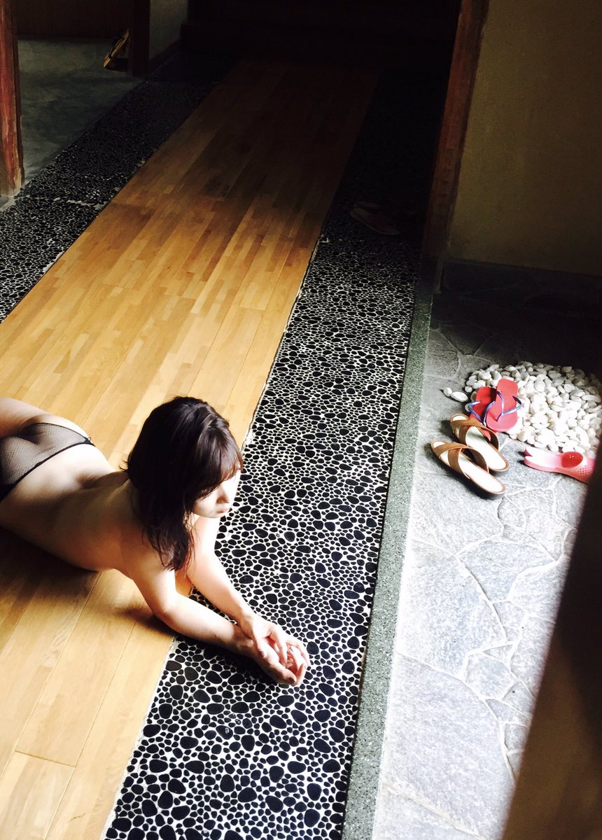 【Dカップ】女優・階戸瑠李(29)の自撮り&オフショット水着画像 Part５