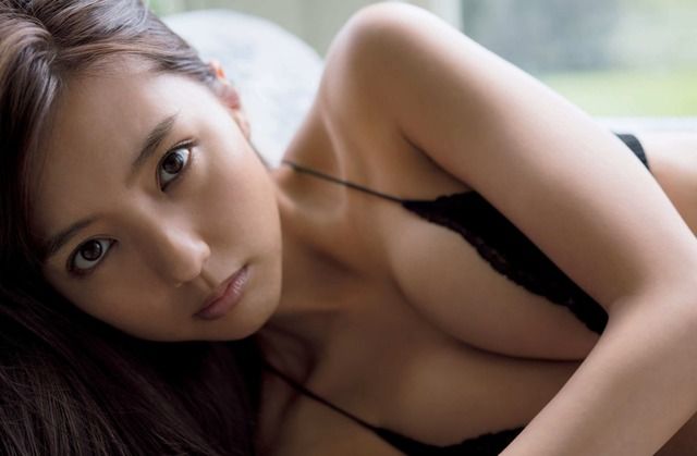 【甘美なランジェリー】元ハロー!プロジェクト・真野恵里菜(26)の週刊誌水着画像