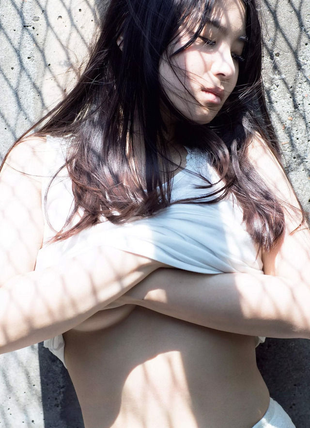 【奇妙な花】コスプレイヤー・トロたんの週プレ水着画像