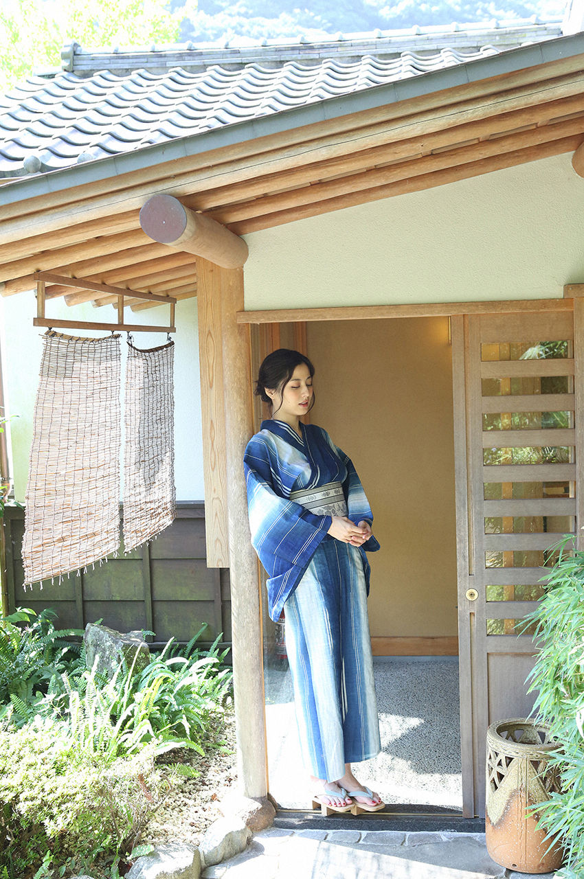 【一緒に入浴したい】モデル・杉本有美(28)のセミヌード画像まとめ