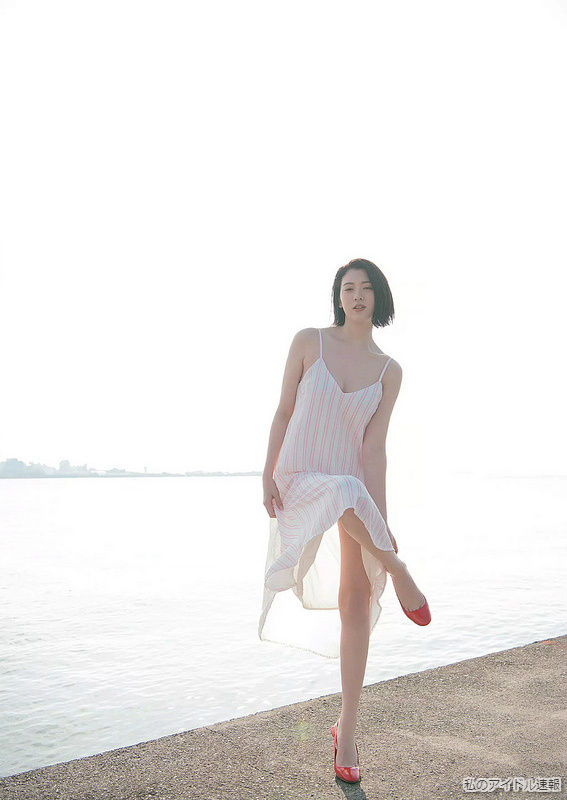 【空をこえて】モデル・三吉彩花(21)の週プレ水着画像