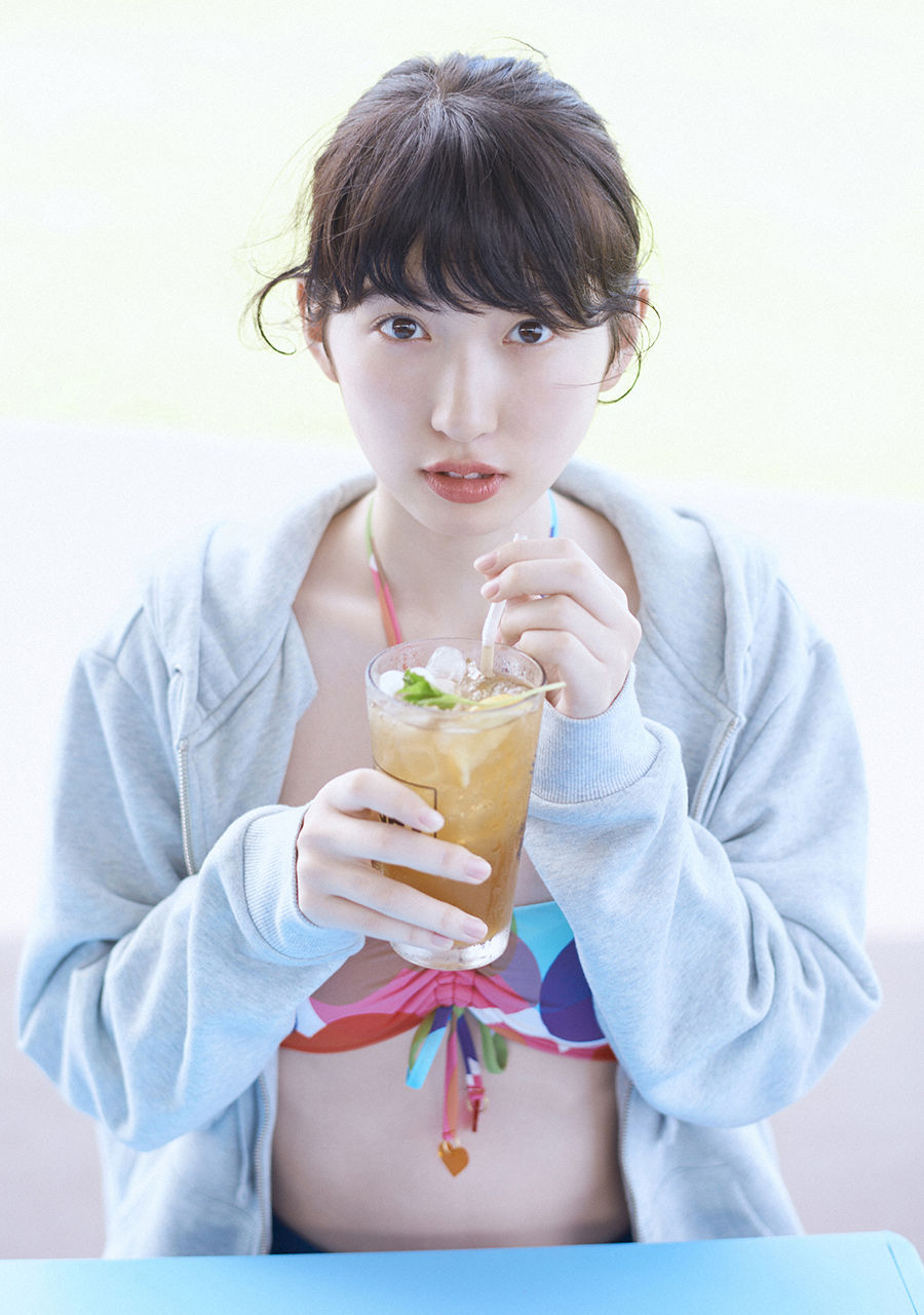 【巨乳】女優・日比美思(19)の水着画像まとめ