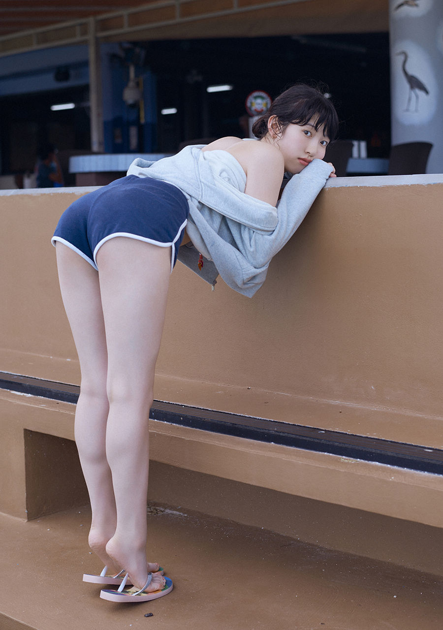 【巨乳】女優・日比美思(19)の水着画像まとめ