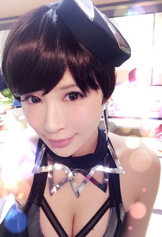 【Iカップ】グラビアアイドル・手島優(36)の自撮り&オフショット画像 Part１