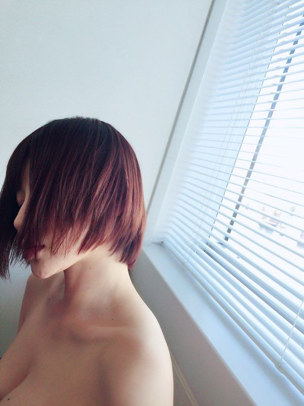 【Iカップ】グラビアアイドル・手島優(36)の自撮り&オフショット画像 Part１