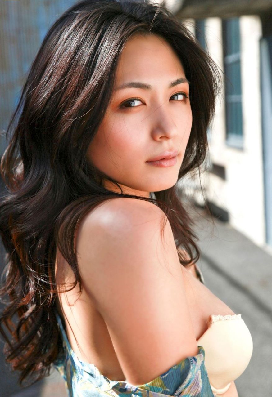 【誘っている】グラビアアイドル・川村ゆきえ(32)の下着画像まとめ