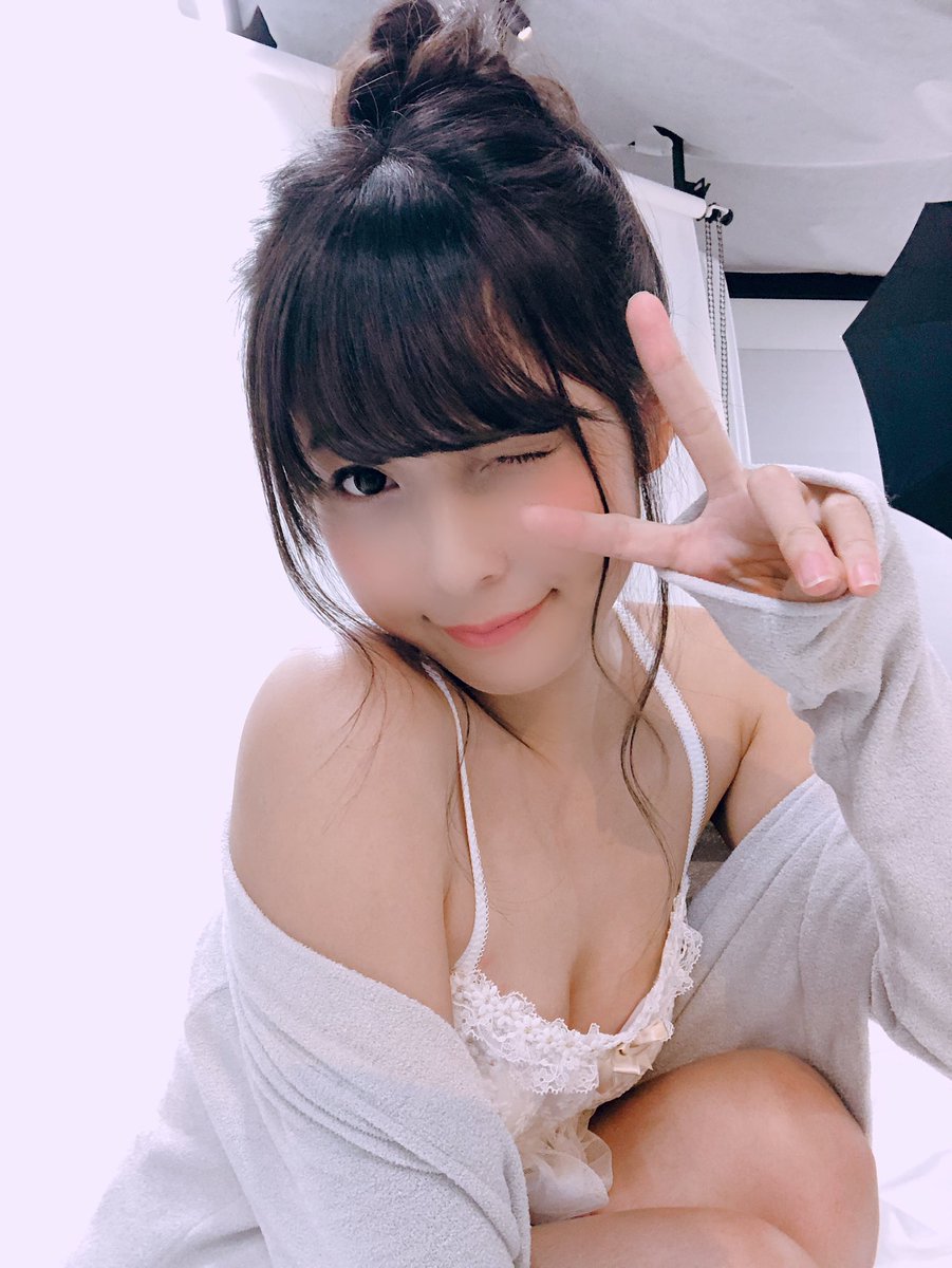 【Cカップ】グラビアアイドル・川崎あや(28)の自撮り＆オフショット水着画像 Part２０