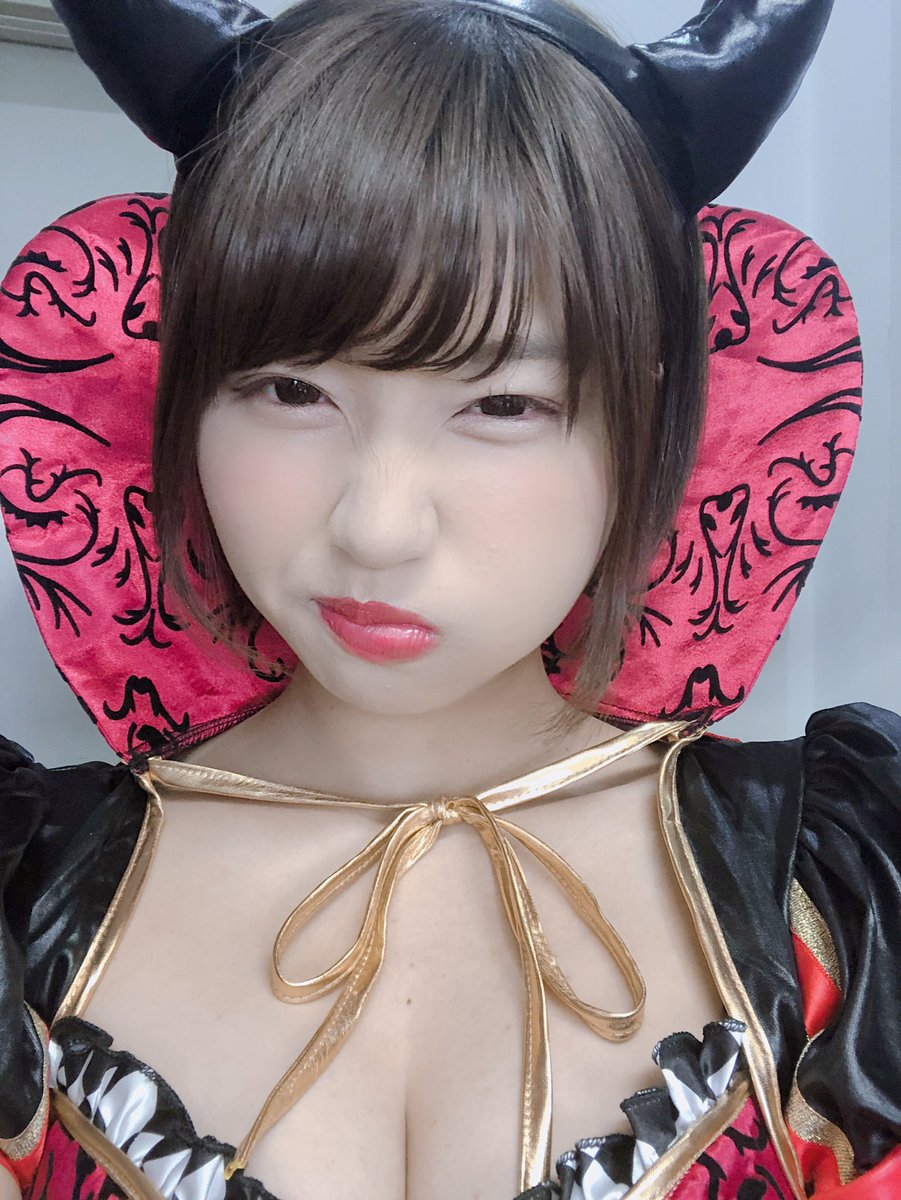 【Eカップ】AV女優・唯井まひろ(18)の自撮り&オフショット水着画像 Part１