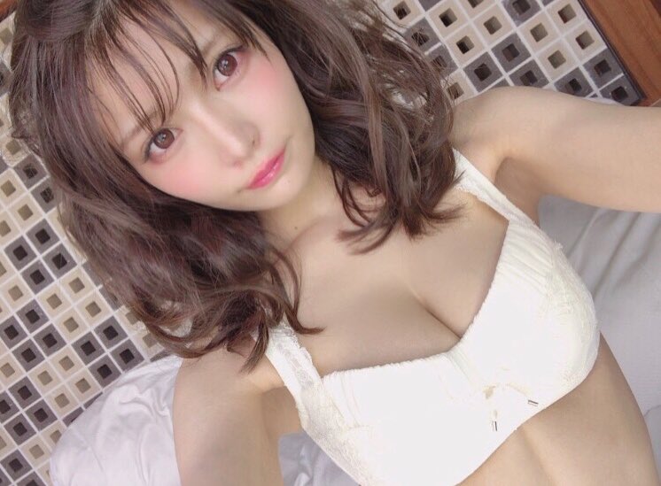 【Gカップ】グラビアアイドル・似鳥沙也加(25)の自撮り&オフショット水着画像 Part２