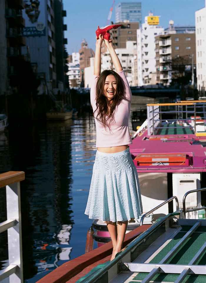 【一緒に旅行したい】女優・矢吹春奈(34)の水着画像まとめ